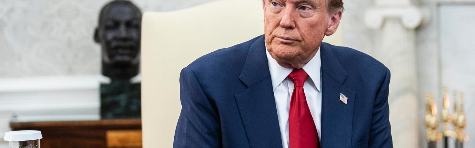 Trump, Reagan, Trump vs Reagan, Populist Showdown, US presidents, presidential comparison, populism, American politics, Republican Party, political history, Trump policies, Reagan policies, conservative politics, leadership styles, populist leaders